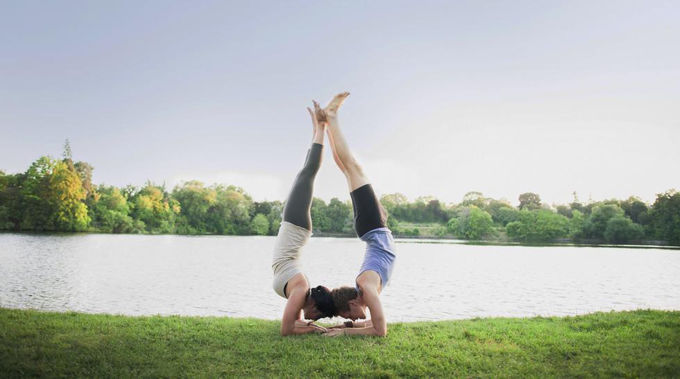 Instagram: Pareja recorre el mundo practicando poses de yoga | VIU | EL  COMERCIO PERÚ