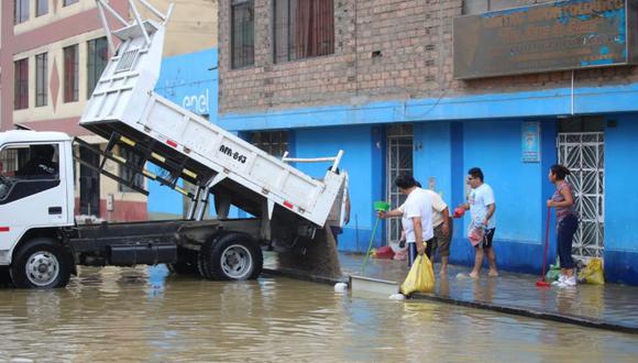 El servicio de agua en la zona se restablecería este lunes, “al menos racionada”. (Foto: Giancarlo Ávila)