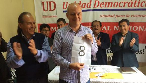 Sergio Tejada inscribió precandidatura en alianza de izquierda