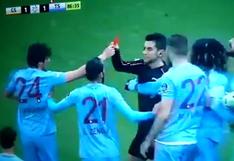 YouTube insólito: Jugador expulsa al árbitro en fútbol de Turquía