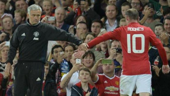 José Mourinho aseguró que  Wayne Rooney le pidió regresar al Everton, y él prefirió no entrometerse. Además,  el portugués afirmó que se la hacía muy complicado ver al futbolista inglés sin jugar. (Foto: Agencias)