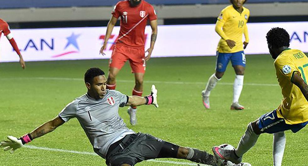 La selección peruana perdió con Brasil en el último minutos del partido. (Foto: AFP)