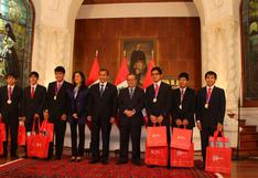 Ollanta Humala homenajeó a estudiantes medallistas de Olimpiada de Matemática