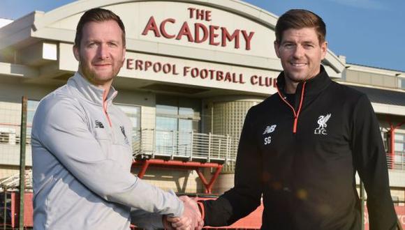 Steven Gerrard vuelve a Liverpool FC y no como jugador