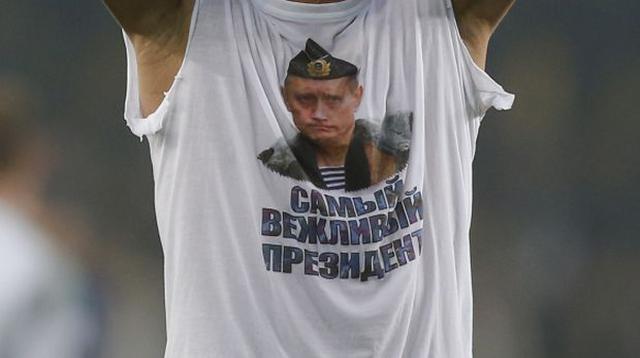 Controversia por jugador ruso que mostró camiseta de Putin - 2