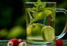 5 razones para beber agua tibia con limón por las mañanas