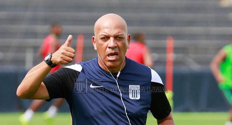 Roberto Mosquera, técnico de Alianza Lima, salió con todo ante los rumores de movidas dentro del club blanquiazul y fichajes de nuevos jugadores (Foto: Facebook - Alianza Lima)