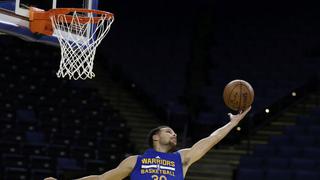Curry y Warriors parten favoritos ante James y Cavaliers