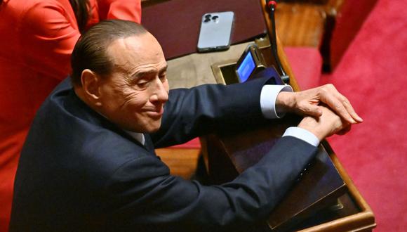 El líder del partido de derecha italiano "Forza Italia" (FI), Silvio Berlusconi asiste a la votación del nuevo presidente del Senado tras las elecciones generales, el 13 de octubre de 2022 (Foto: Andreas SOLARO / AFP)