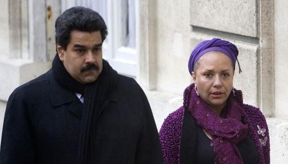 Imagen de archivo del 20 de noviembre de 2007 que muestra a Nicolás Maduro, por entonces canciller de Venezuela, junto a la senadora colombiana Piedad Córdoba, llegando al Palacio del Elíseo en París, Francia | Foto: AFP FOTO/PRESIDENCIA