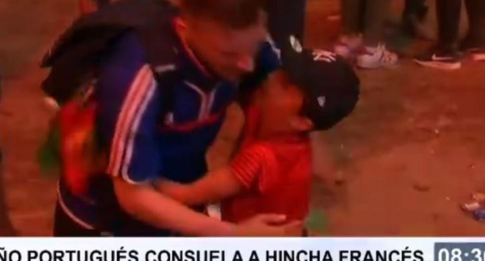 Hincha de Francia encontró consuelo en este niño de Portugal tras final de la Eurocopa. (Foto: Captura)