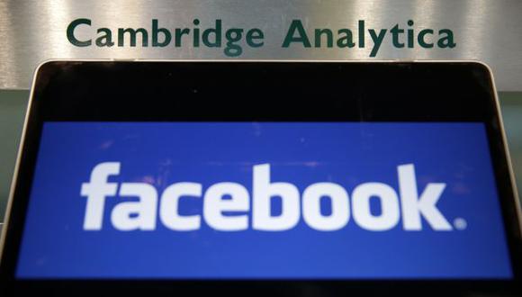 Una base de datos que aún está en poder de Cambridge Analytica contiene la información detallada de 136 mil personas del estado de Colorado obtenida de Facebook. (Foto: AFP)