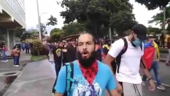 Lucas Villa durante una protesta pacífica en Pereira, Colombia. (Twitter).