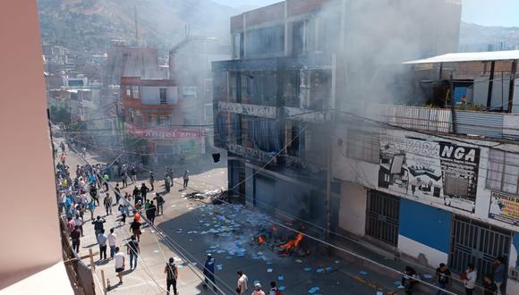 En Ayacucho los pobladores habían quemado la sede de la Fiscalía en Huanta exigiendo justicia por el crimen | Foto: Referencial