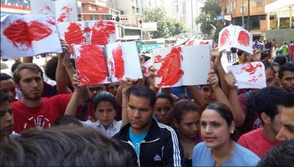 Venezuela: Estudiantes protestan ante Ministerio del Interior