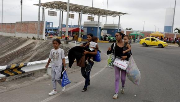 Un número "récord" de venezolanos llegaron a la frontera con Perú el viernes, poco antes de la entrada en vigor de la visa "humanitaria".