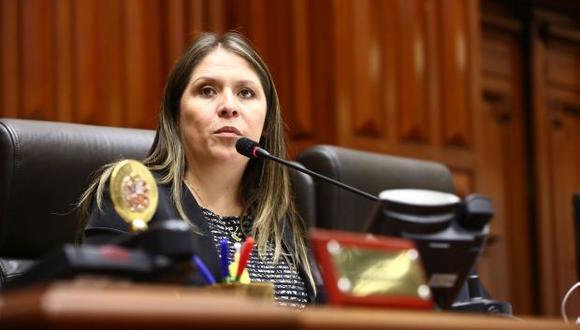 "[Son las] 6:15 am y no hay trabajadores en el COEN del Ministerio de Defensa. [...] Tan efectivos durante el fenómeno El Niño, una lastima", cuestionó Vilcatoma. (Foto: GEC)