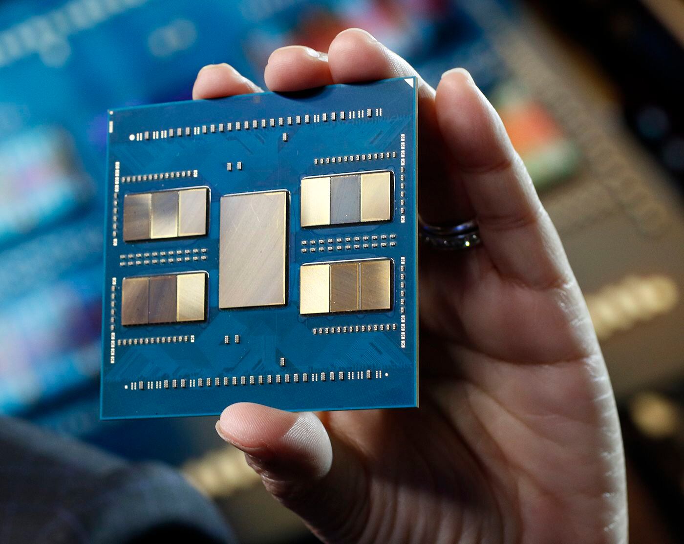 4th generation AMD EPYC processor introduced on November 10.
