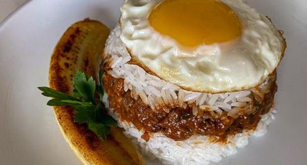A covered rice made in the Peruvian style: with a forceful filling and a lot of love.  (Photo: The Gastronaut)