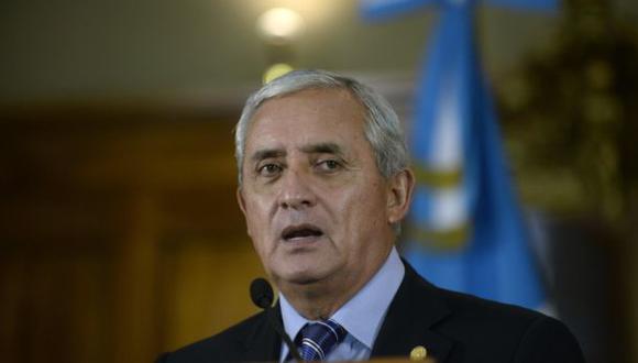 Acusan a presidente de Guatemala de liderar mafia de corrupción