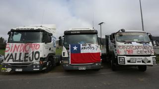 Gobierno chileno amenaza con sancionar a camioneros en huelga 
