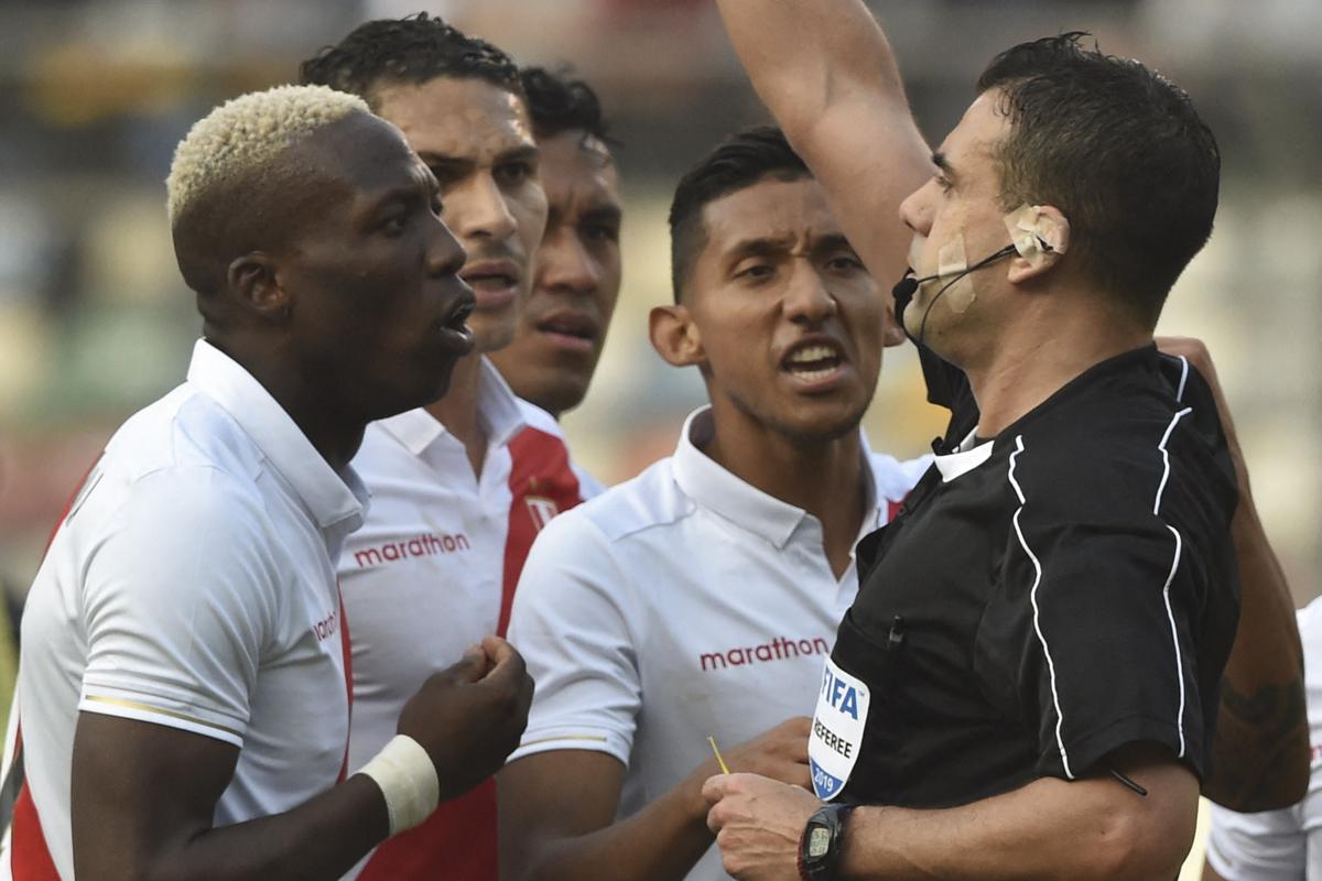 El Uruguayo Larrionda, de árbitro 'de escritorio' a su segundo Mundial