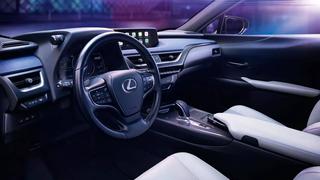 El Lexus UX 300e amplía su autonomía hasta 450 km y mejora su sistema multimedia