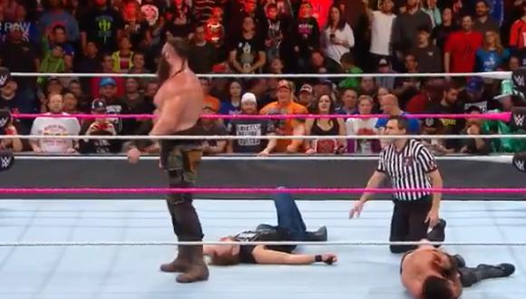 WWE: Strowman destrozó a Seth Rollins y Dean Ambrose