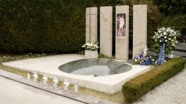 Día de Todos los Santos: los monumentos funerarios del deporte - 1