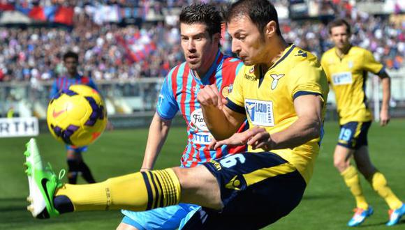 El Catania ganó 3-1 al Lazio y sale de la zona de descenso