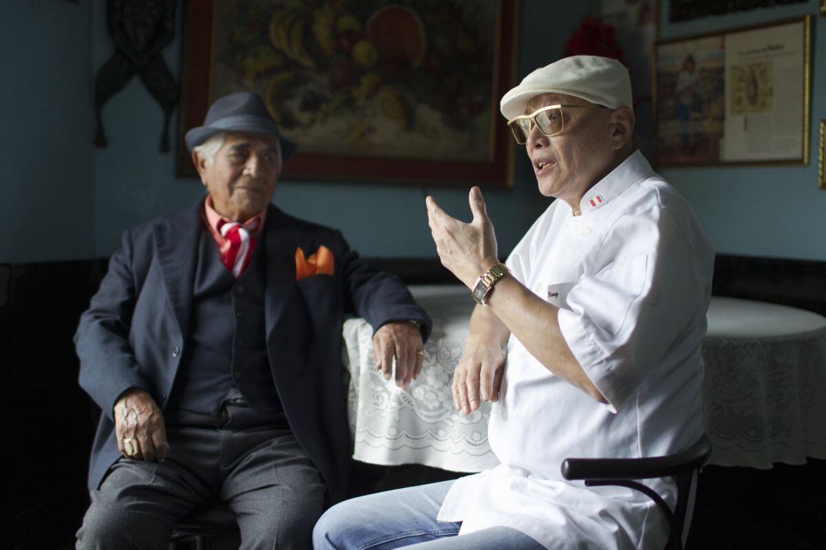 En el 2014, El Comercio reunió a maestro y pupilo. Pedro Solari y Javier Wong alimentaron una amistad de décadas. (Foto: Richard Hirano/El Comercio)