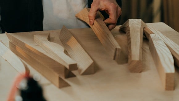 Cómo reutilizar tablas de madera para decorar el hogar