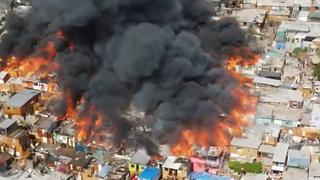 Chile: gigantesco incendio en Iquique deja 100 viviendas quemadas y 400 damnificados | FOTOS