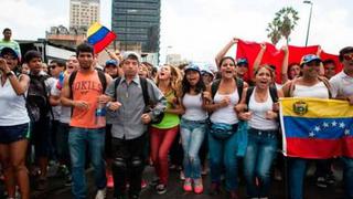 El dividido pueblo venezolano marcha por el #DíaDelTrabajador