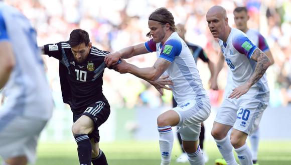 La selección argentina busca su primera victoria de la competición este sábado (EN VIVO ONLINE por DirecTV Sports y TyC Sports) cuando enfrente a Islandia. (Foto: AFP)