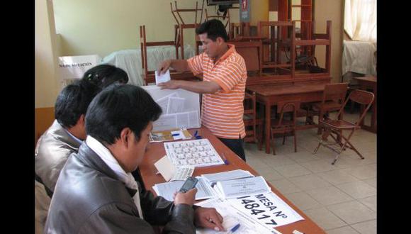 Arequipa: 42 movimientos regionales buscan inscribirse para elecciones 2014