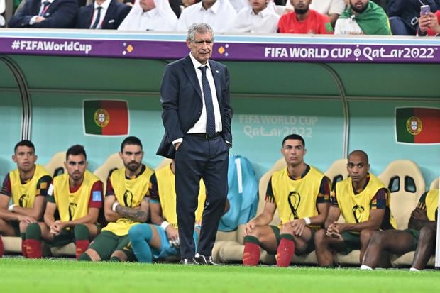Lusail (Qatar), 12/06/2022.- Head coach Fernando Santos of Portugal reacts during the FIFA World Cup 2022 round of 16 soccer match between Portugal and Switzerland at Lusail Stadium in Lusail, Qatar, 06 December 2022. (Soccer World Cup , Switzerland, United States, Qatar) EFE/EPA/Noushad Thekkayil
