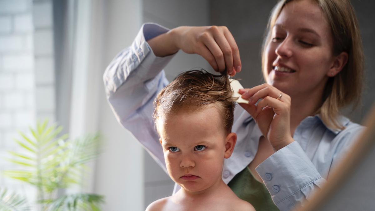 El primer corte de pelo del bebé - Ovia Health