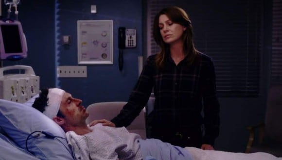 La noche antes que comience el nuevo ingreso de internos de cirugía en el hospital, Derek conoce a Meredith Grey en un conocido bar (Foto: ABC)