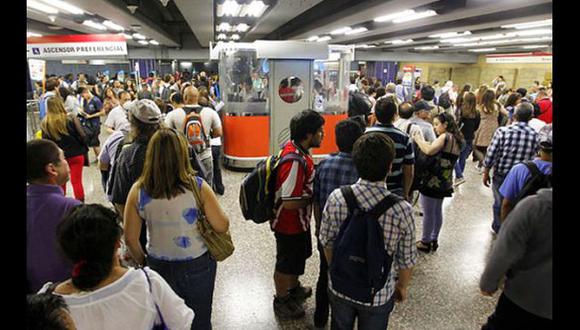 Chile: Falla en el metro provocó caos en Santiago