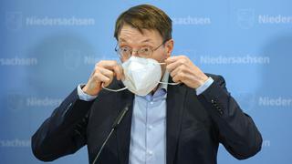 Alemania debe prepararse para una “ola masiva” de variante ómicron