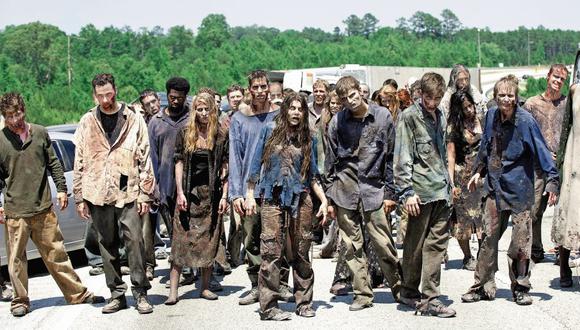 En el siglo XXI , el universo zombi ha ganado mayor protagonismo mediático gracias a series como 
"The walking dead".