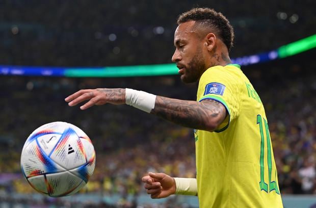 Lusail (Qatar), 11/24/2022.- Neymar of Brazil reacts during the FIFA World Cup 2022 group G soccer match between Brazil and Serbia at Lusail Stadium in Lusail, Qatar, 24 November 2022. (World Cup, Brazil, United United States, Qatar) EFE/EPA/Neil Hall
