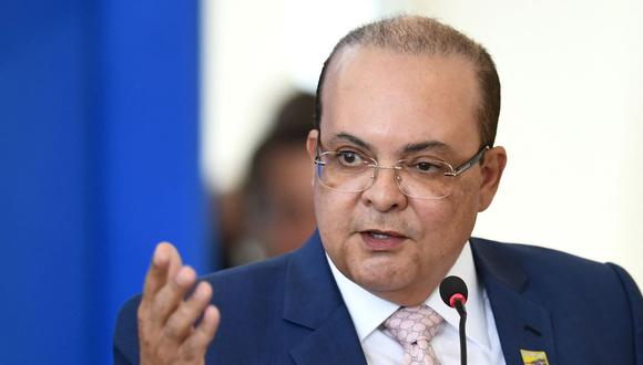 El gobernador del Distrito Federal de Brasilia, Ibaneis Rocha, pronuncia un discurso durante la ceremonia de conmemoración del Día Nacional del Voluntariado, el 28 de agosto de 2019. (EVARISTO SA / AFP).