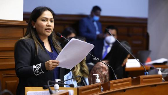 Heidy Juárez ha sido acusada de haber cobrado pagos irregulares a trabajadores. (Foto: Congreso)