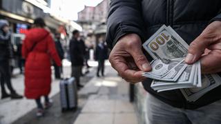 Dólar en Perú: Tipo de cambio vuelve a finalizar la jornada al alza tras debate presidencial y nueva encuesta