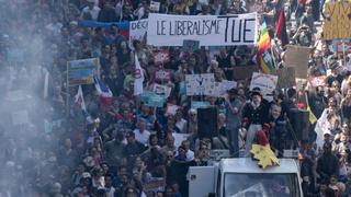 Miles salen a las calles en marcha "festiva" contra el presidente Macron [FOTOS]