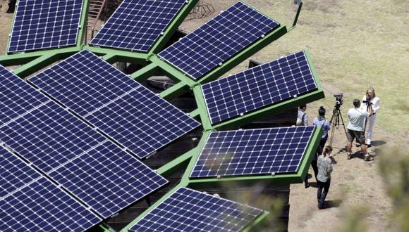 James Cameron crea paneles solares y ofrece su diseño gratis