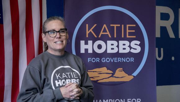 Katie Hobbs, la electa gobernadora de Arizona por el Partido Demócrata en una imagen del 7 de noviembre de 2022.(EFE/EPA/Rick D'Elia).