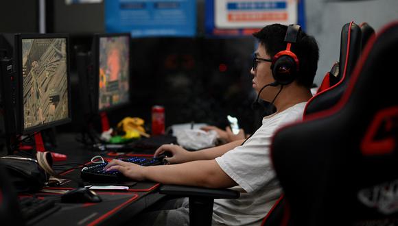 Los videojuegos, incluidos los juegos en línea, son acusados regularmente de afectar la salud mental de los jugadores, y estudios anteriores habían criticado el efecto de las sesiones de juego demasiado largas en los más jóvenes. (Foto: Noel Celis / AFP)